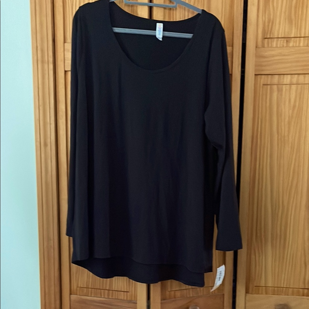 Solid black Lynnae top